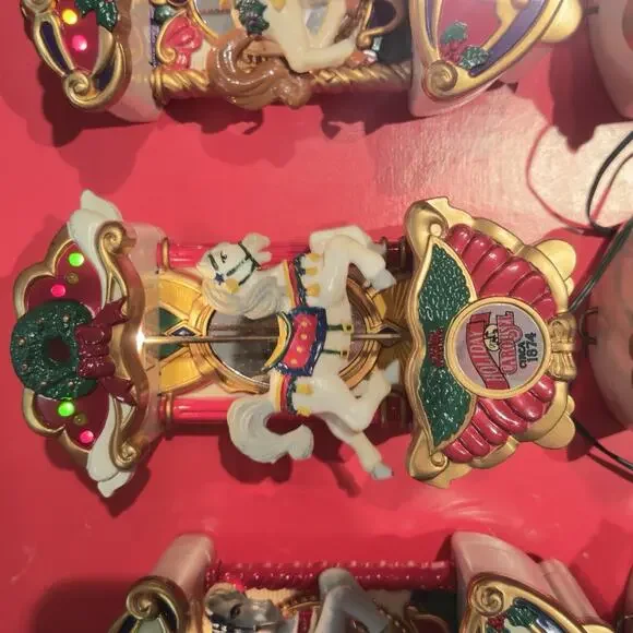 Mr. Christmas 1992 Holiday Carousel 8 Horses Carols Music Lights Motion W/box